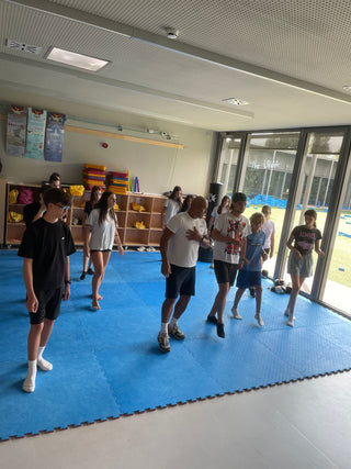 Mercoledì | Quando la danza incontra la boxe: una giornata a ritmo di musica e colpi da campioni!