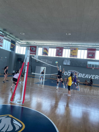 Lunedì | Tuffi sulla sabbia, bagher millimetrici e super tornei di Beach Volley!